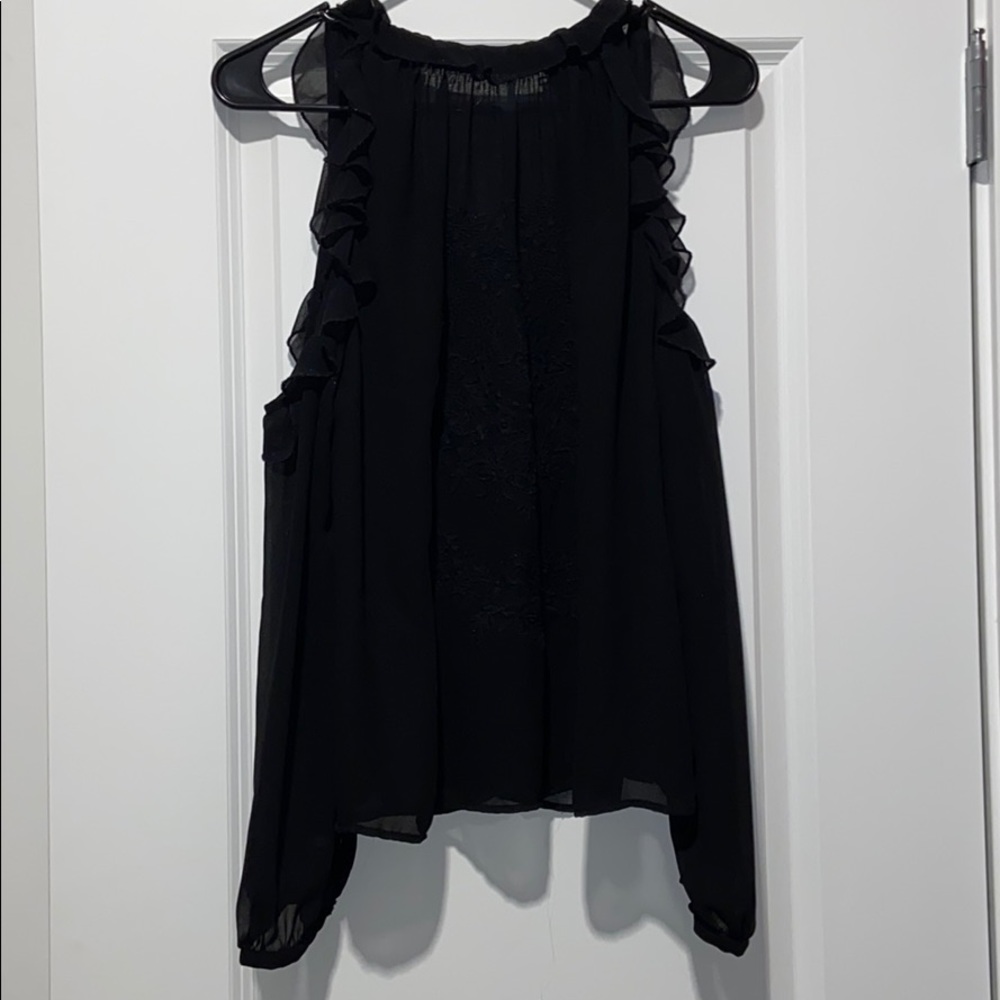 SHOULDER CUT OUT BLOUSE
